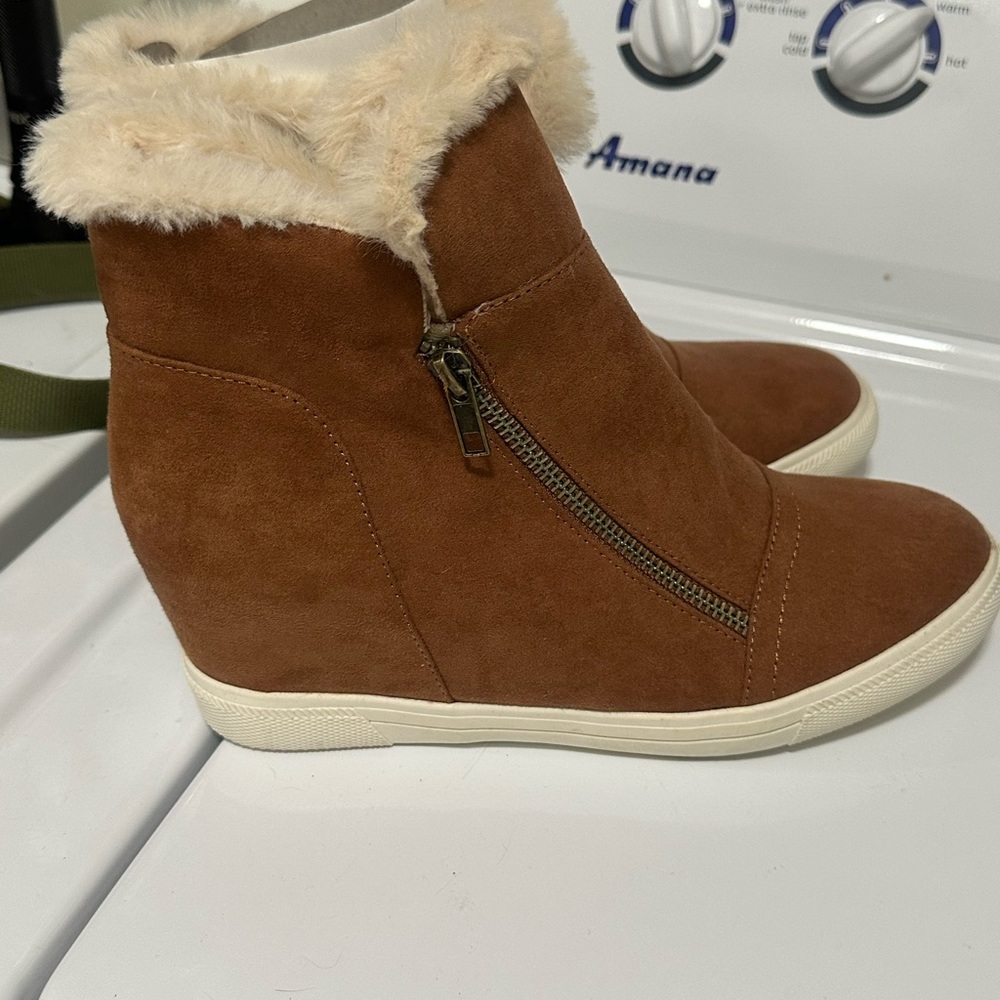 Cute wedge boot